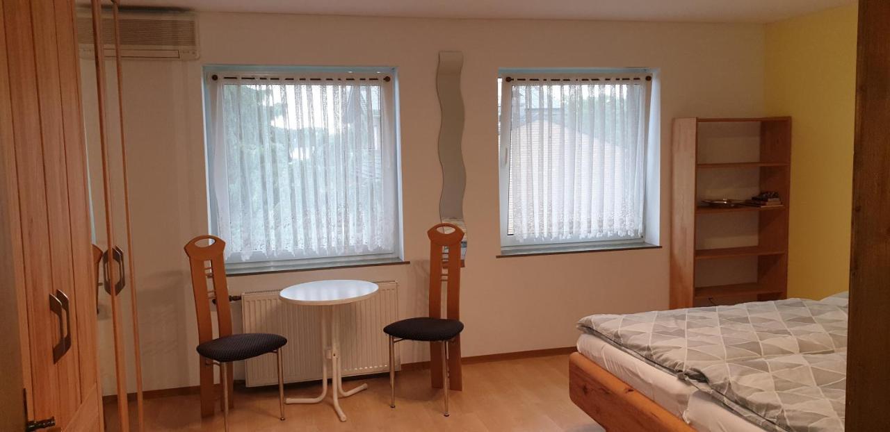 Gaestezimmer Junglas บอร์นไฮม์ ภายนอก รูปภาพ